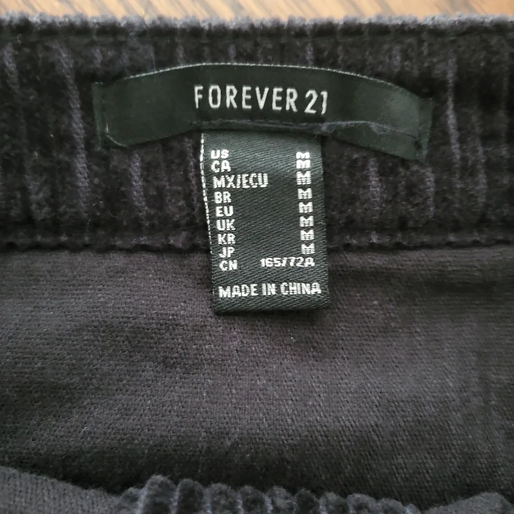 Forever 21 High-Waisted Black Corduroy Skirt Size Medium Button‎ Down